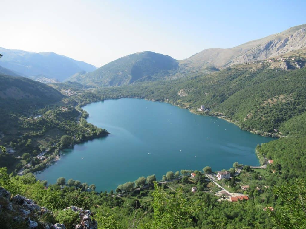 The heart-shaped Lago di Scanno seen from the Sentiero del Cuore
